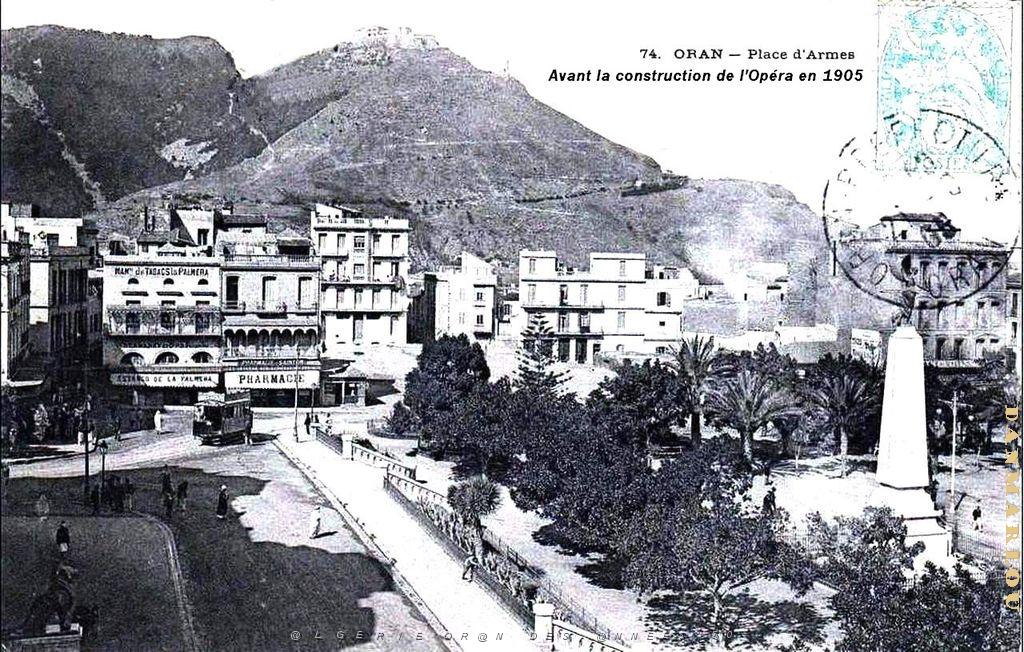 PA a- 21- Vue d'ensemble place d' Armes.jpg